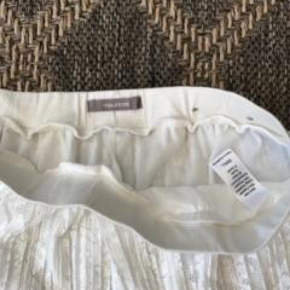 White Lacey maurices skirt - Picture 2 of 4